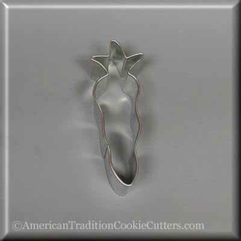 3" Carrot Metal Cookie Cutter NA8108